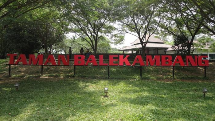 Signage Taman Balekambang Solo yang menjadi ikonik taman di Kota Solo