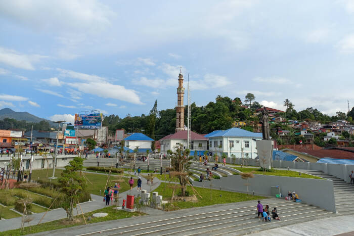 Pantai bebas parapat