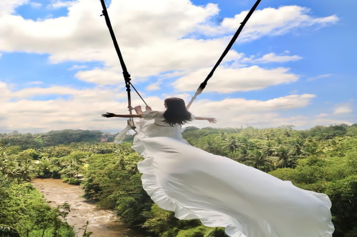 The Bali Swing jadi Rekomendasi Tempat Liburan di Bali