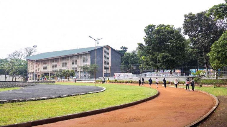 Lapangan lari GOR saparua