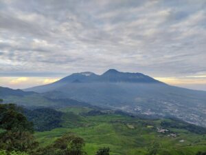 3 Gunung Di Bogor Yang Cocok Untuk Pendaki Pemula - Rakamin Academy