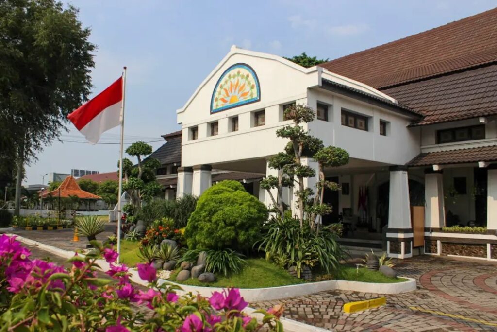 Hotel Dengan View Dan Lokasi Terbaik Di Kediri - Rakamin Academy