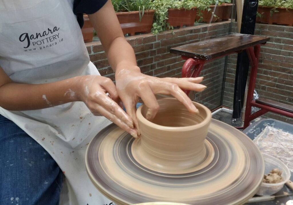 Ganara Art Pottery