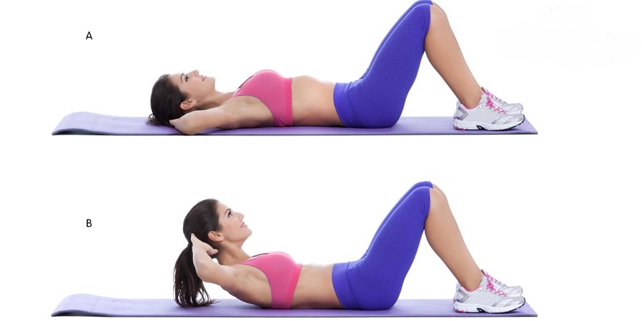 melakukan workout crunches untuk perut