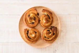 Raisin Cinnamon Roll (Danish)