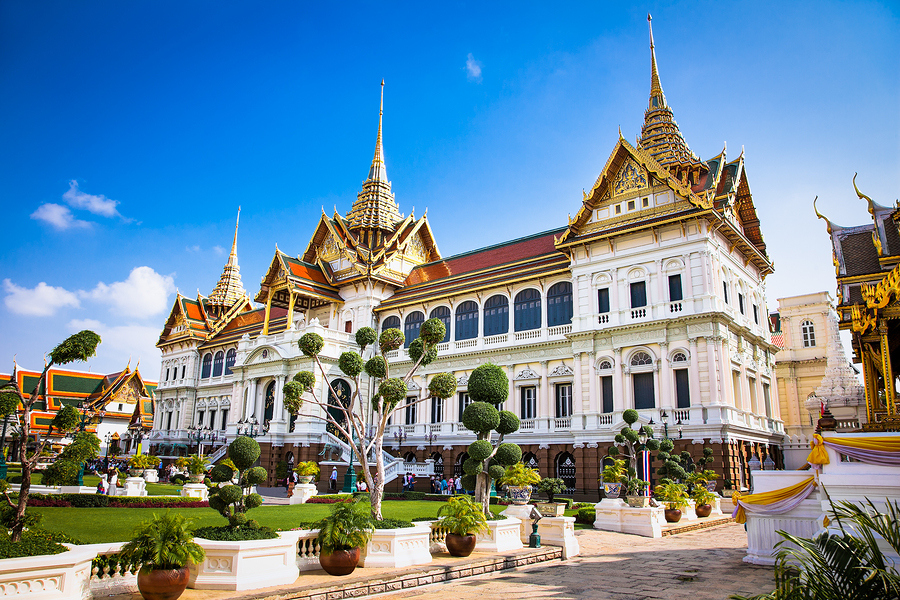 Salah satu destinasi wisata yang wajib dikunjungi yaitu Grand Palace. 