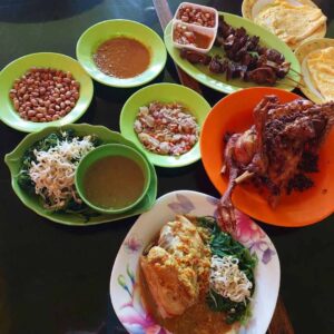 Kuliner Bali Ayam Betutu