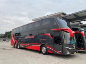 Sleeper bus Surabaya Jakarta Juragan99