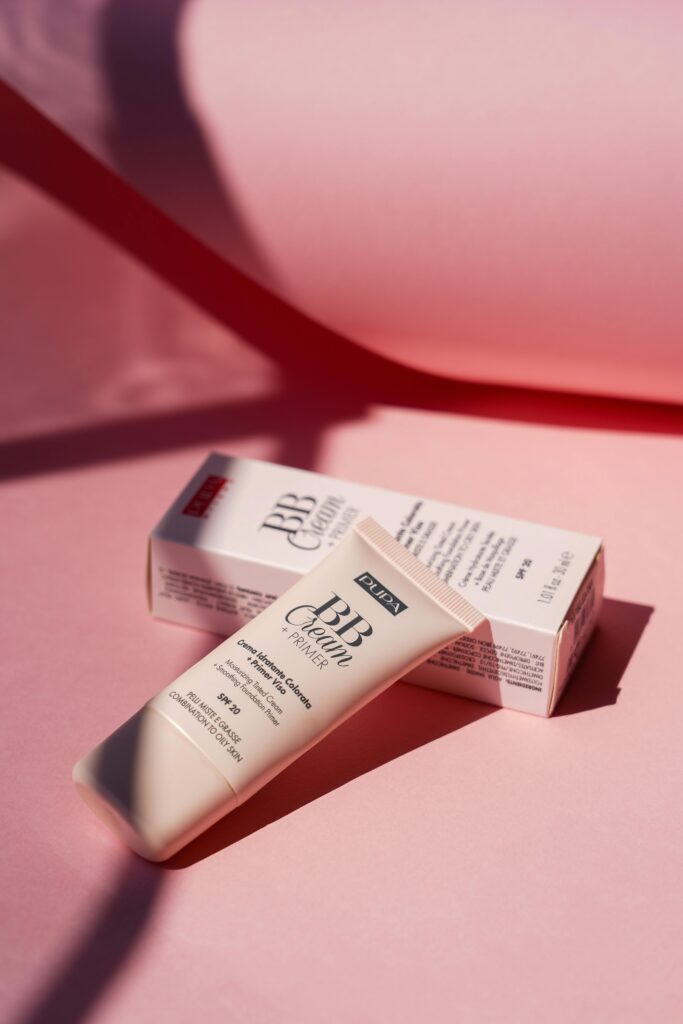 Produk cushion dan BB cream untuk tips makeup natural untuk pemula.