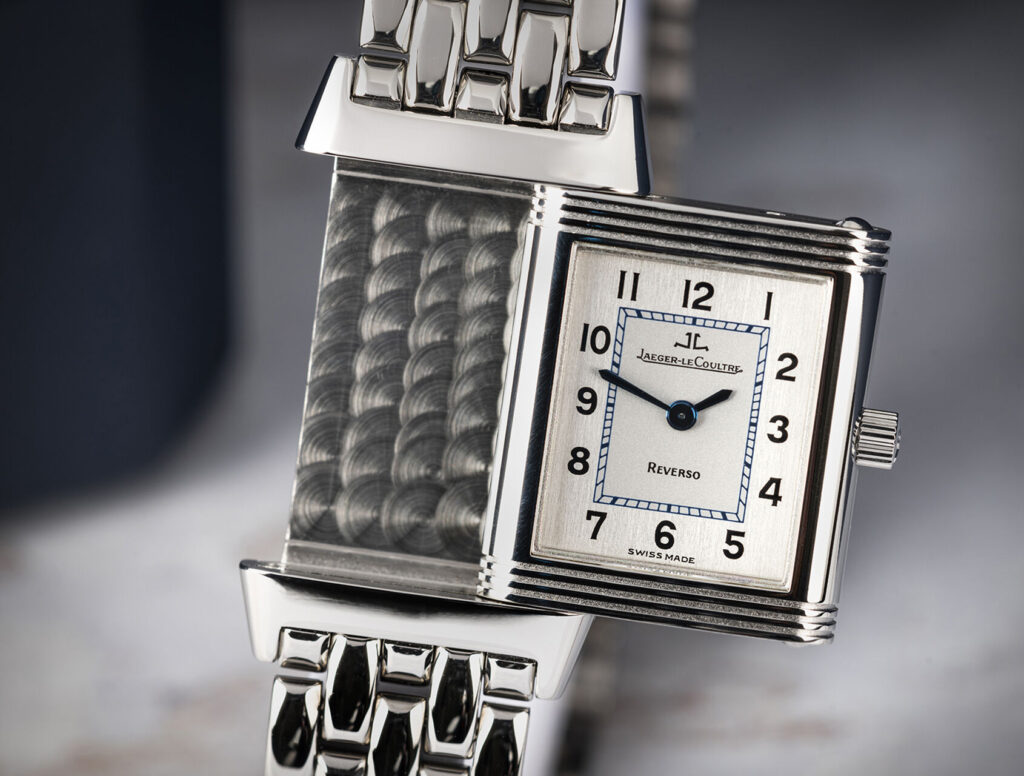 jam tangan mewah wanita Jaeger-LeCoultre Reverso dengan desain unik