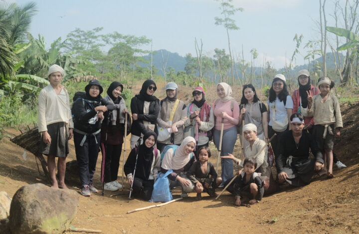 dokumentasi perjalanan wisata suku baduy bersama masyarakat adat